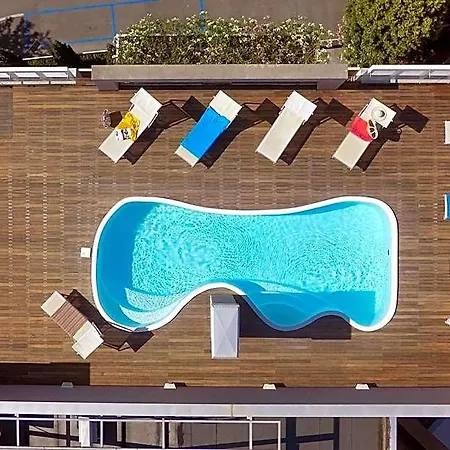 Delfina Hotel 3*